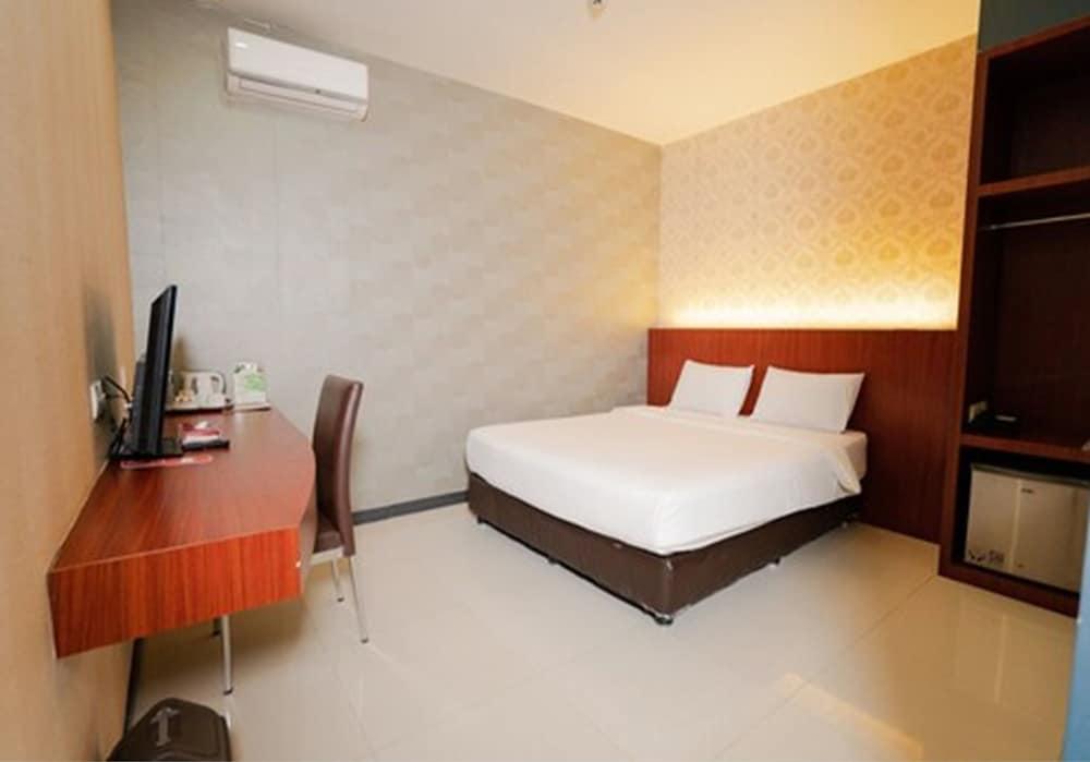 The Crew Hotel Kualanamu International Airport Medan Exterior photo