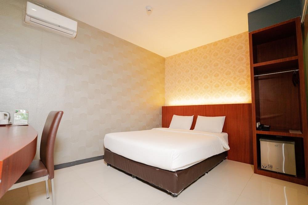 The Crew Hotel Kualanamu International Airport Medan Exterior photo