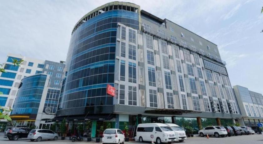 The Crew Hotel Kualanamu International Airport Medan Exterior photo